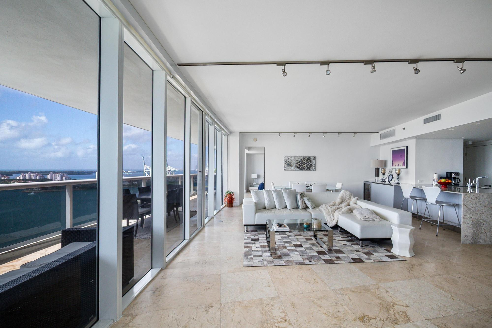 400 Alton Road, Unit 2208 Miami Beach, FL 33139 - Photo 10 of 36 Photo 10