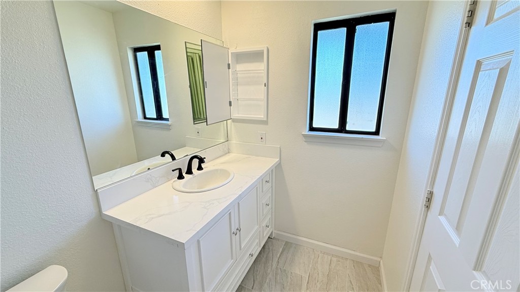 11389 Hesperia Road Hesperia, CA 92345 - Photo 10 of 29