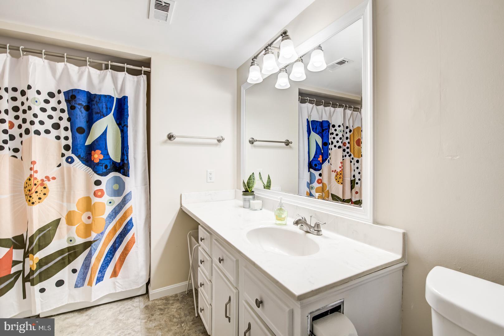 5806 Royal Ridge Drive, Unit M Springfield, VA 22152 - Photo 29 of 40 Gallery Image 29