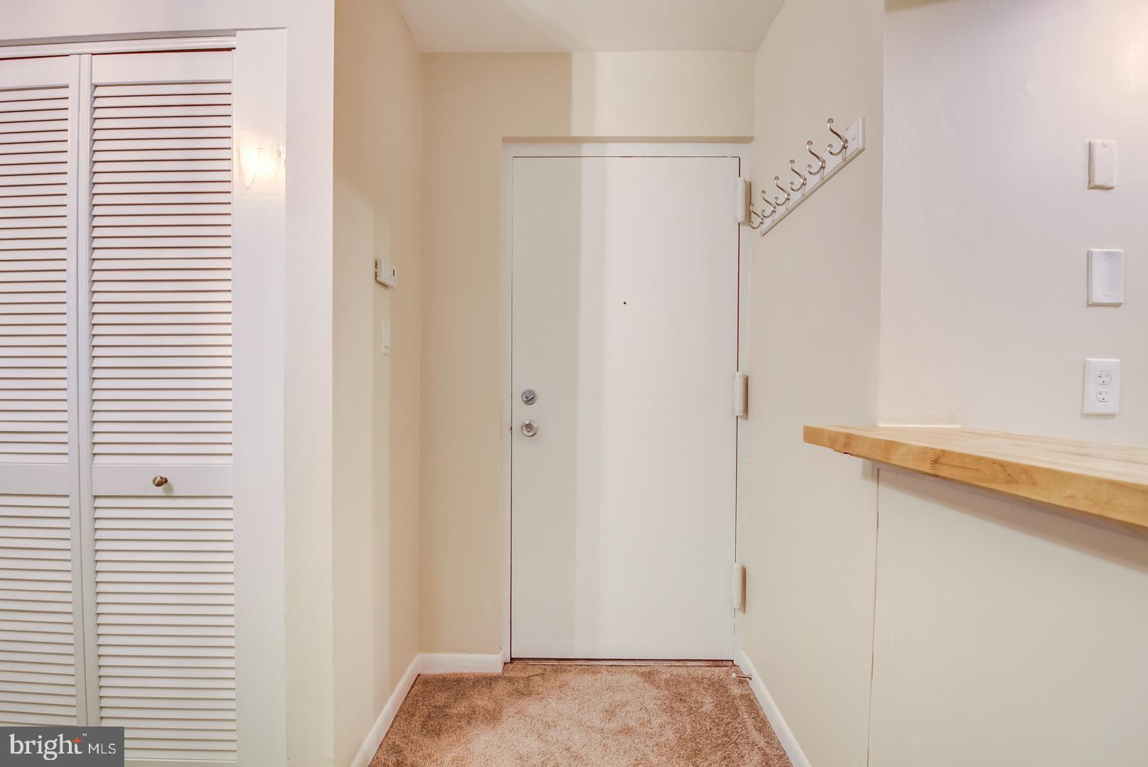 5806 Royal Ridge Drive, Unit M Springfield, VA 22152 - Photo 6 of 40 Gallery Image 6