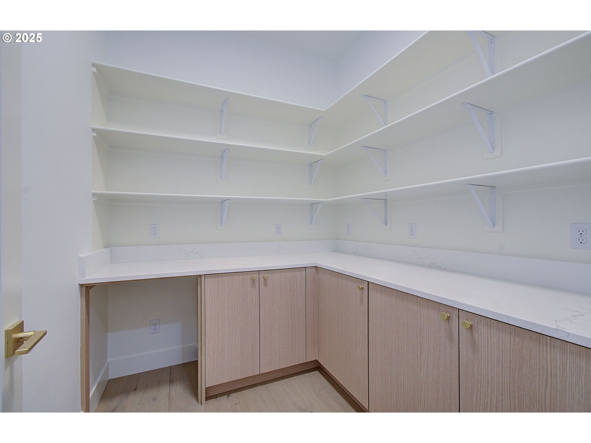 2012 Northeast 159th Street Ridgefield, WA 98642 - Photo 19 of 47 a view of cabinets