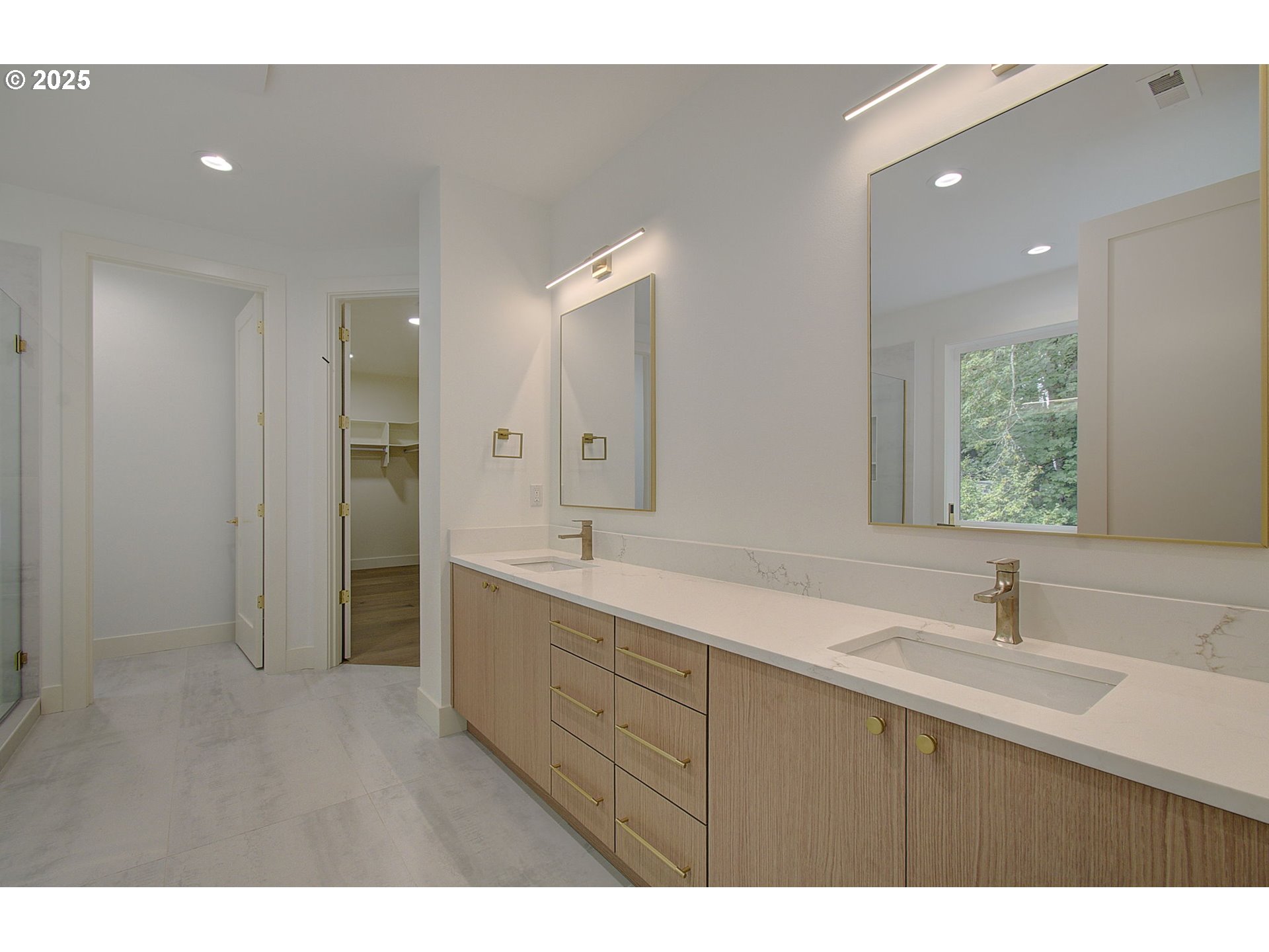 2012 Northeast 159th Street Ridgefield, WA 98642 - Photo 20 of 47 a bathroom with a double vanity sink mirror and double