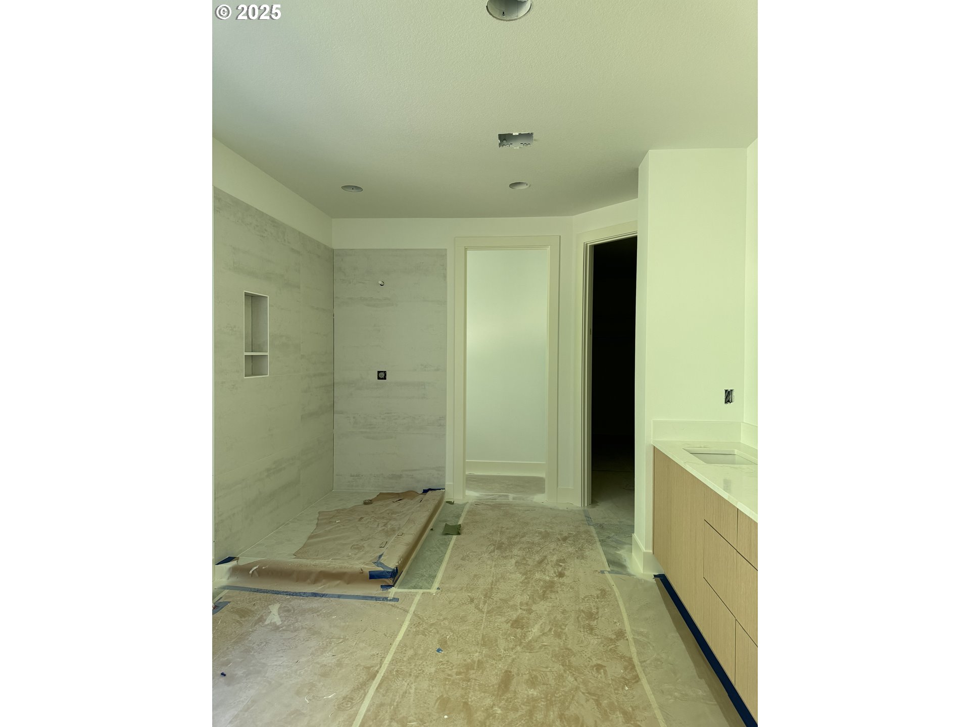 2012 Northeast 159th Street Ridgefield, WA 98642 - Photo 5 of 47 a bathroom with a sink and a shower