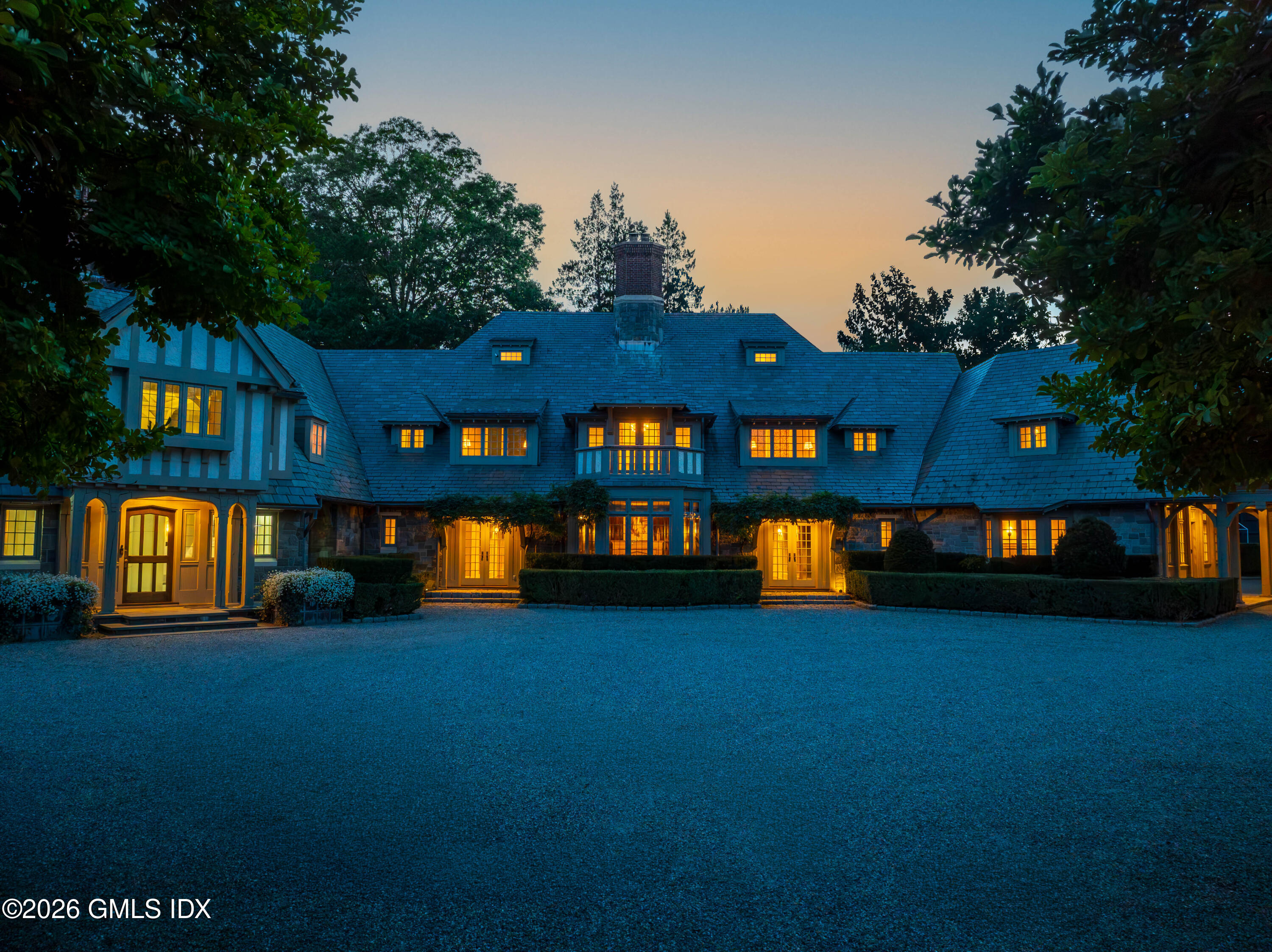 164 Round Hill Road Greenwich, CT 06831 - Photo 35 of 53 Twilight Front View