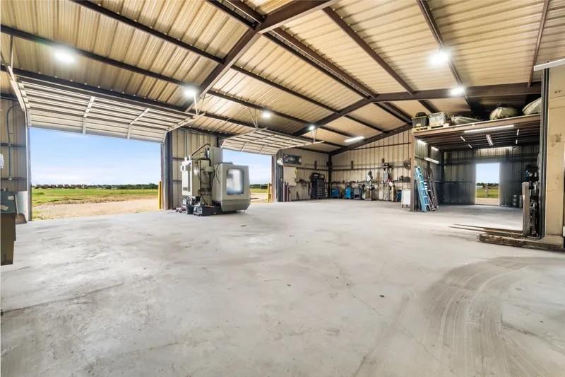 8085 Jackson Road Krum, TX 76249 - Photo 23 of 38