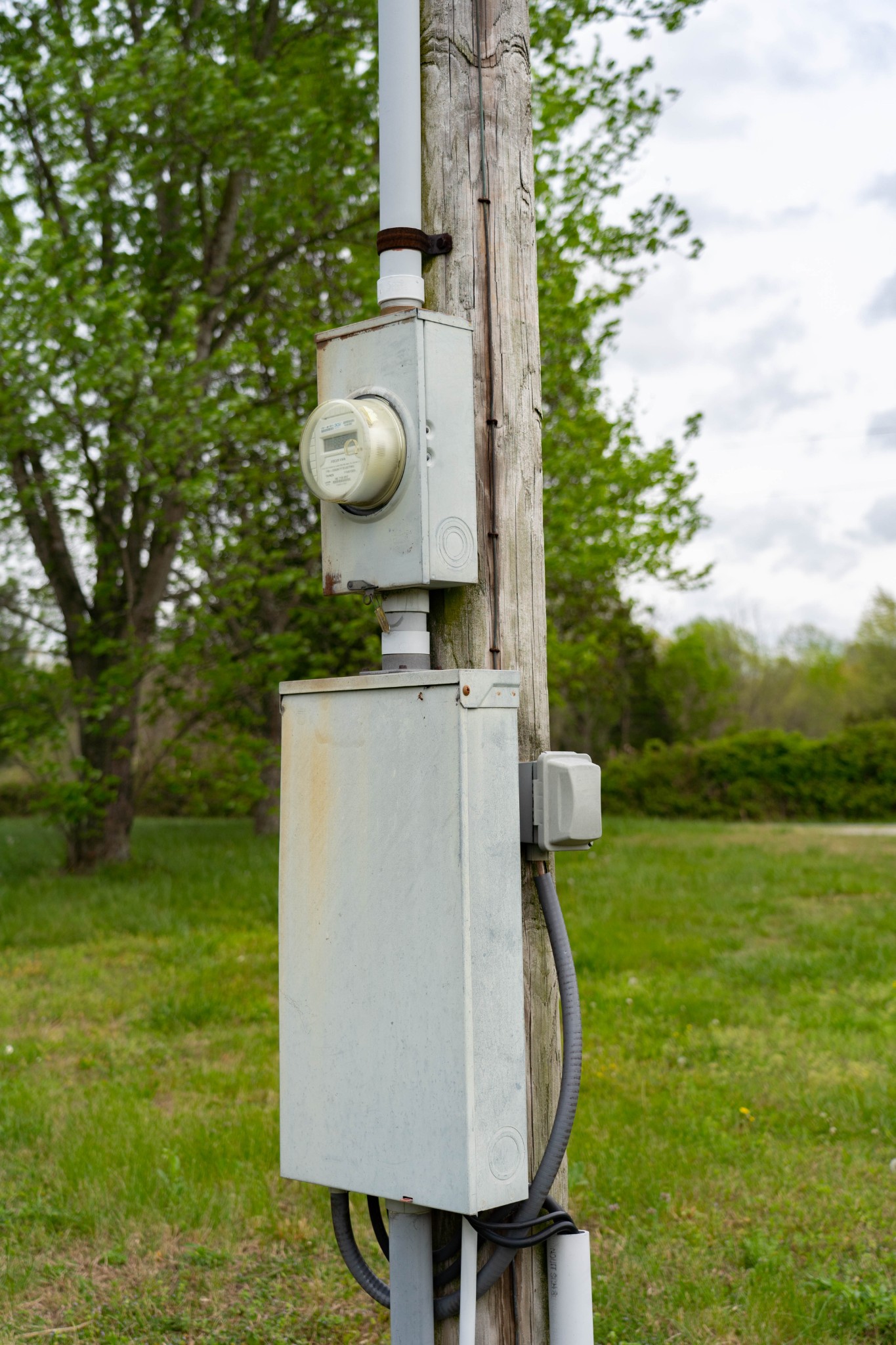0 Powell Road Red Boiling Springs, TN 37150 - Photo 17 of 69 a backyard of a house with table and chairs
