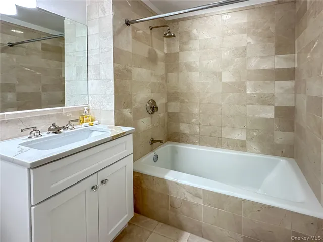 $899,000 | 10 City Place, Unit 12H, White Plains, NY 10601