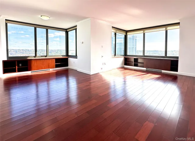 $899,000 | 10 City Place, Unit 12H, White Plains, NY 10601