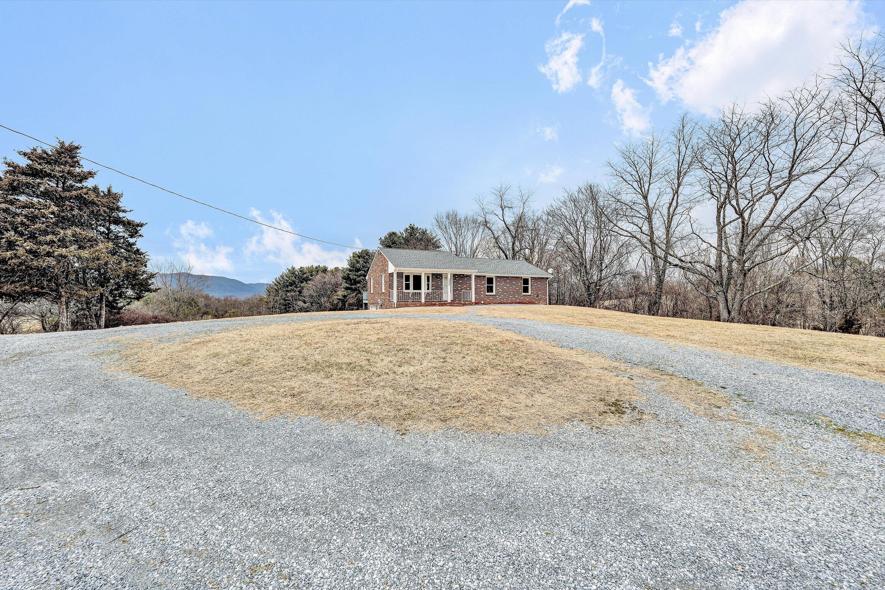 3862 Country Club Road Troutville, VA 24175 - Photo 6 of 52 49-DSC00448