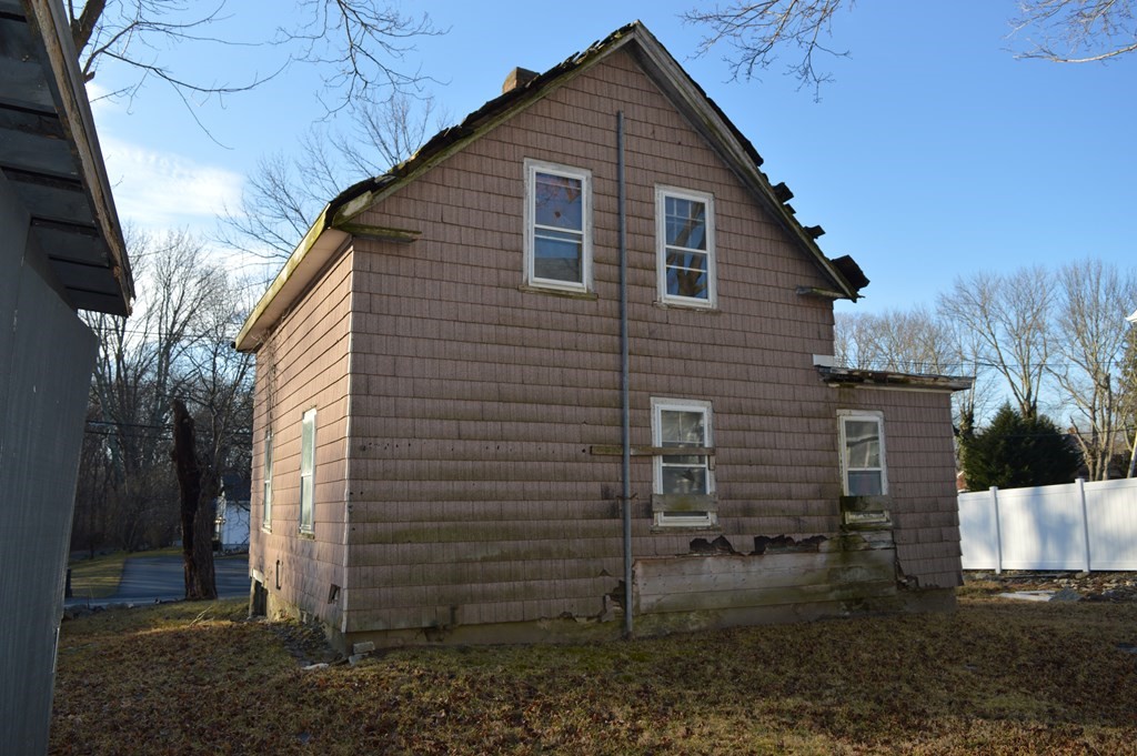 135 Old Warren Road Swansea, MA 02777 - Photo 8 of 11 Gallery Image 8