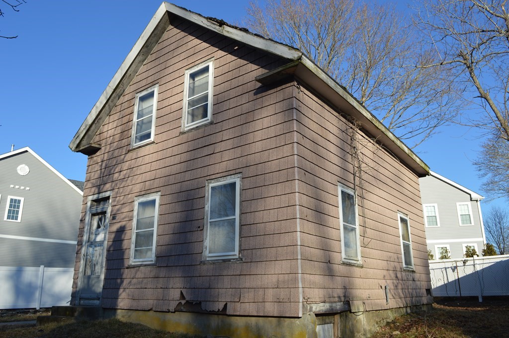 135 Old Warren Road Swansea, MA 02777 - Photo 10 of 11 Gallery Image 10