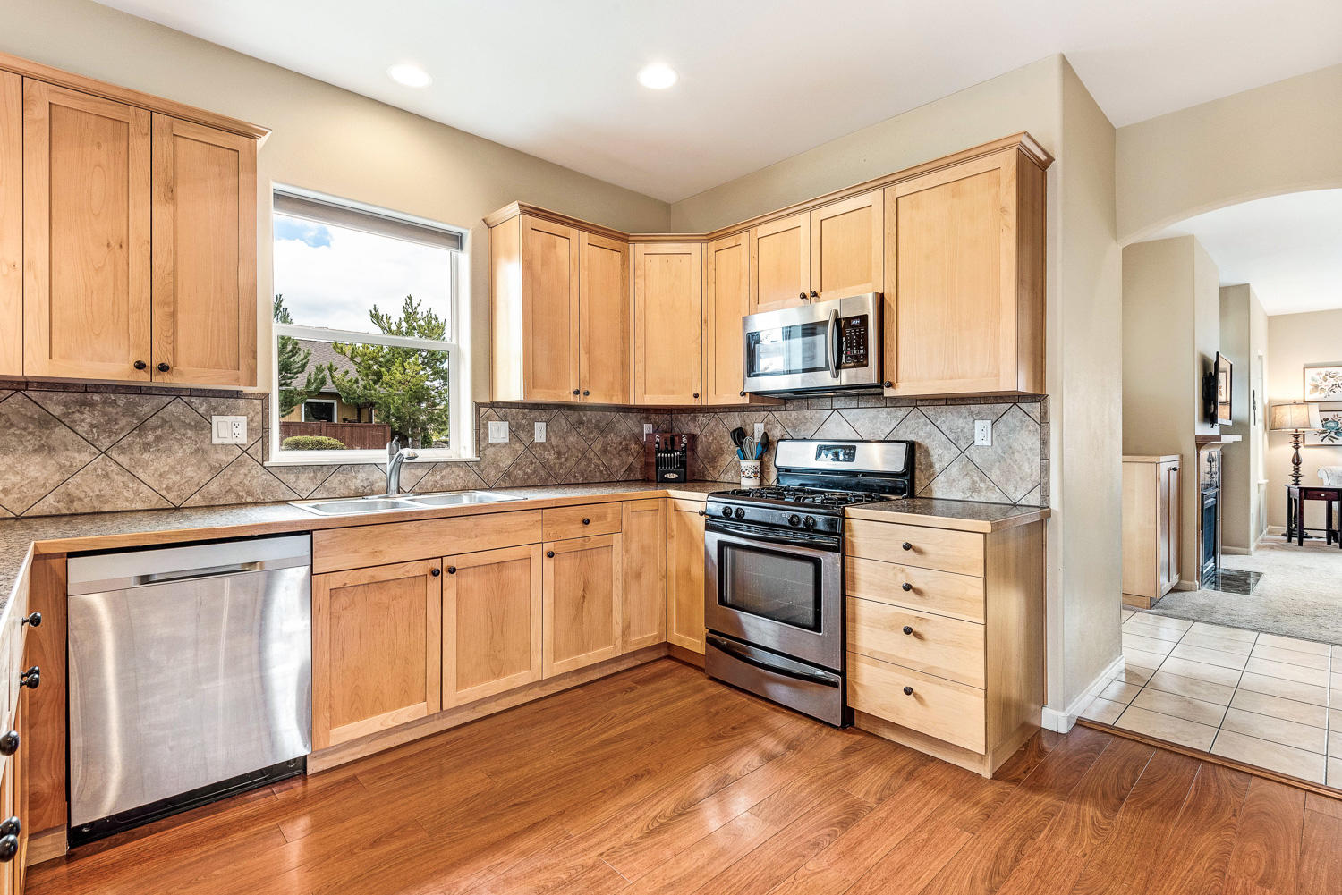3107 Yellow Ribbon Drive Bend, OR 97701 - Photo 8 of 24 9