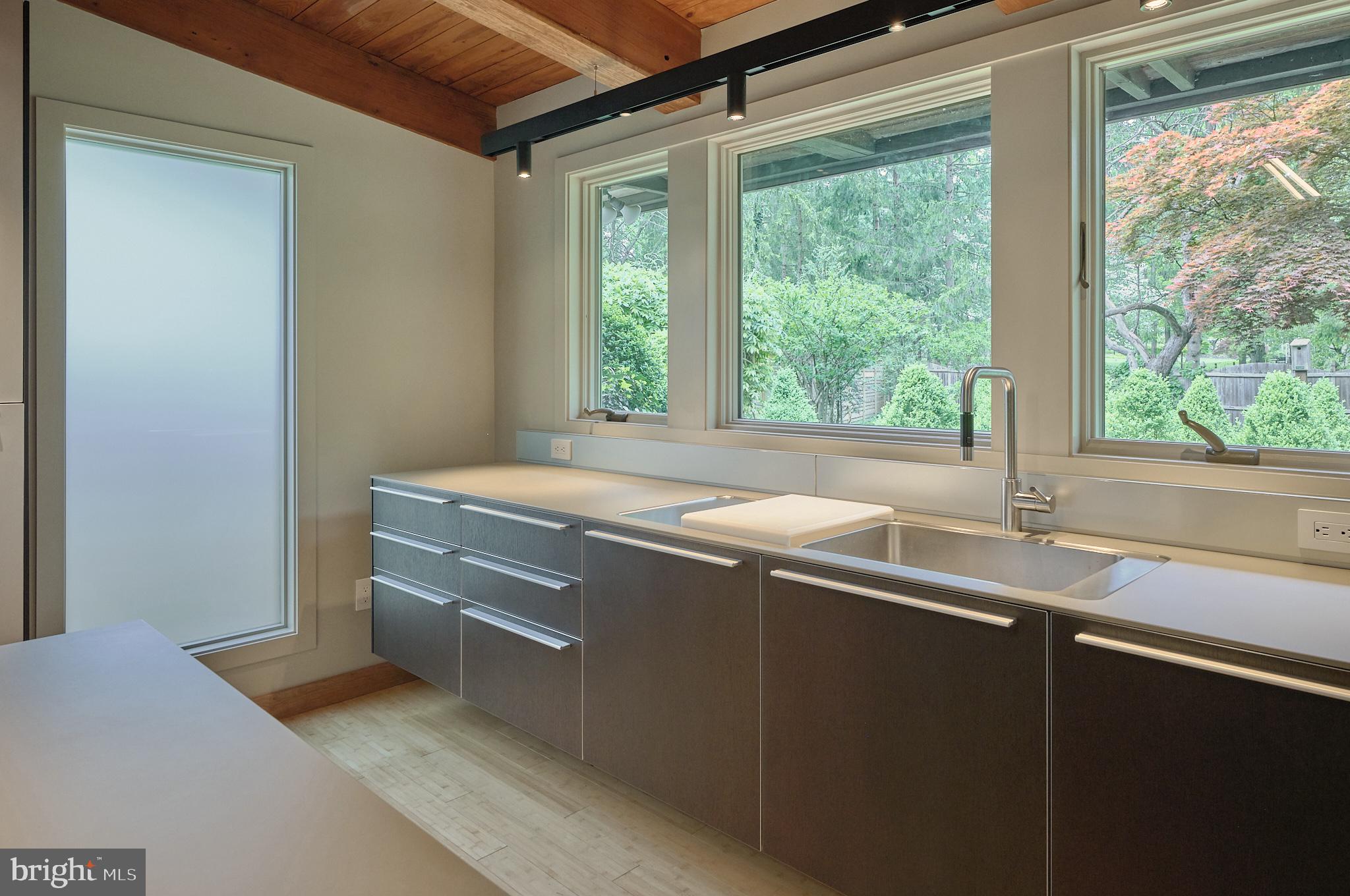 2952 Comfort Road New Hope, PA 18938 - Photo 11 of 46 Kitchen/View to Front Garden