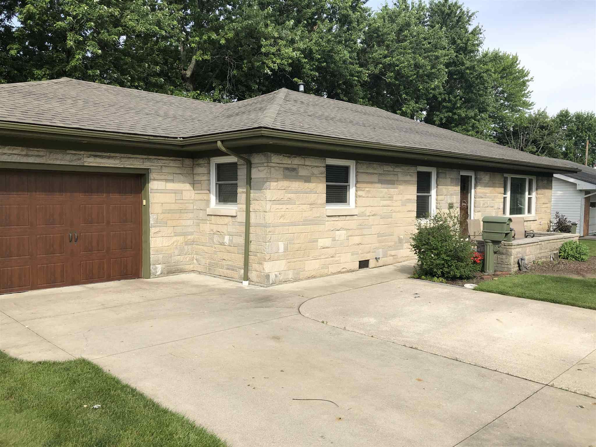 204 Limberlost Trail Decatur, IN 46733 - Photo 3 of 35