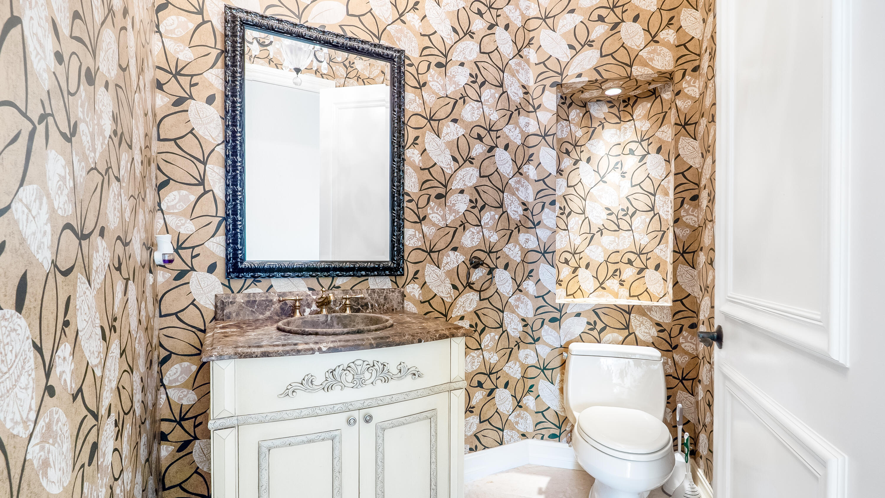 17602 Middle Lake Drive Boca Raton, FL 33496 - Photo 22 of 83 Power Room