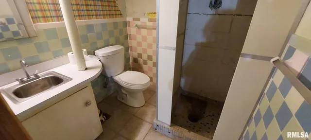 $230,000 | 2390 Highway 150, Rio, IL 61472