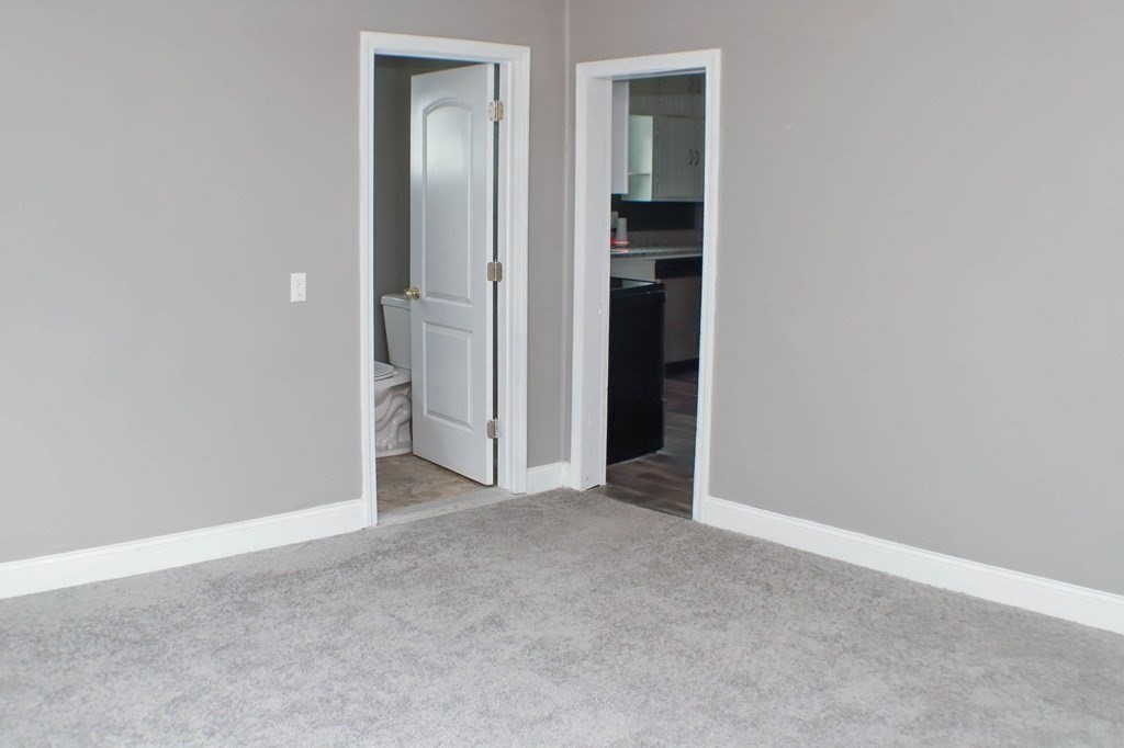 503 Peckham Street Fall River, MA 02721 - Photo 6 of 18