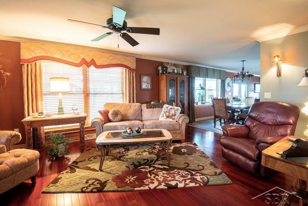 8211 Dixon Road Reese, MI 48757 - Photo 11 of 27 Living Room