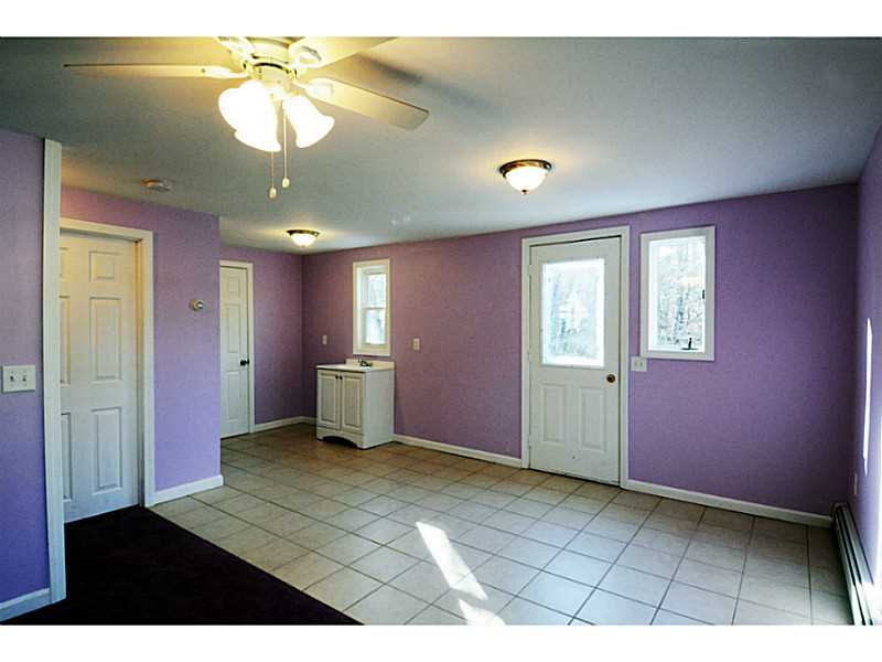 121 Post Road Westerly, RI 02891 - Photo 20 of 22 Den/Family/Great Room.