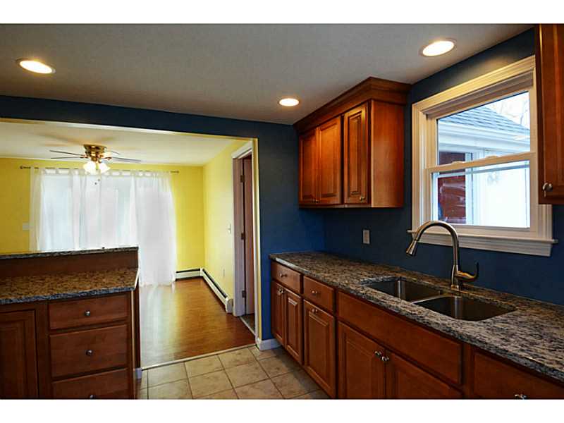 121 Post Road Westerly, RI 02891 - Photo 3 of 22 Kitchen.