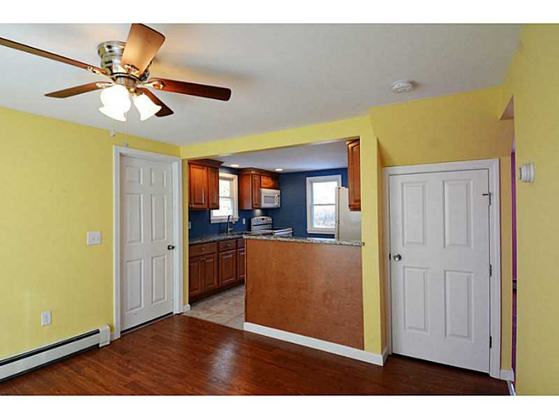 121 Post Road Westerly, RI 02891 - Photo 6 of 22 Dining Area.