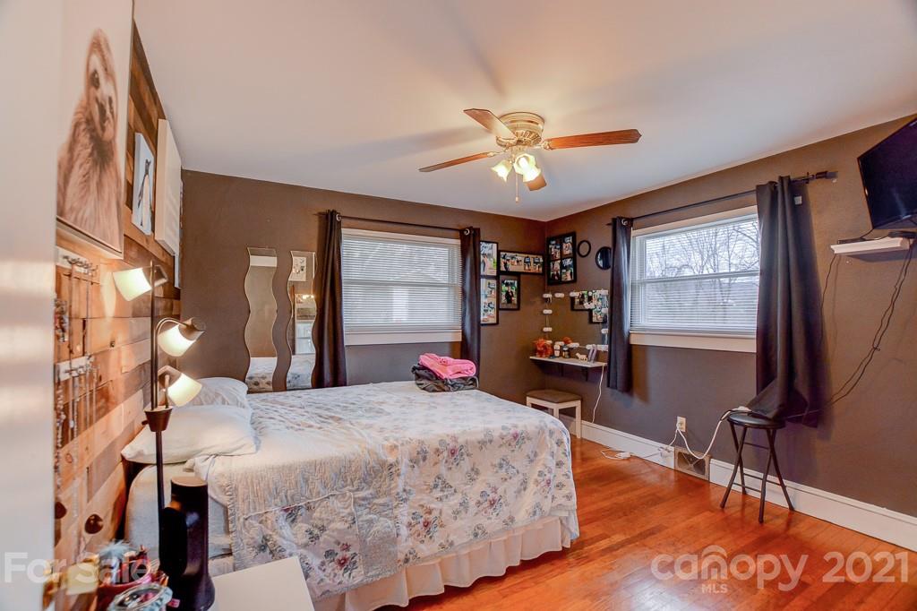 339 Morgan Road Candler, NC 28715 - Photo 13 of 37 Gallery Image 13