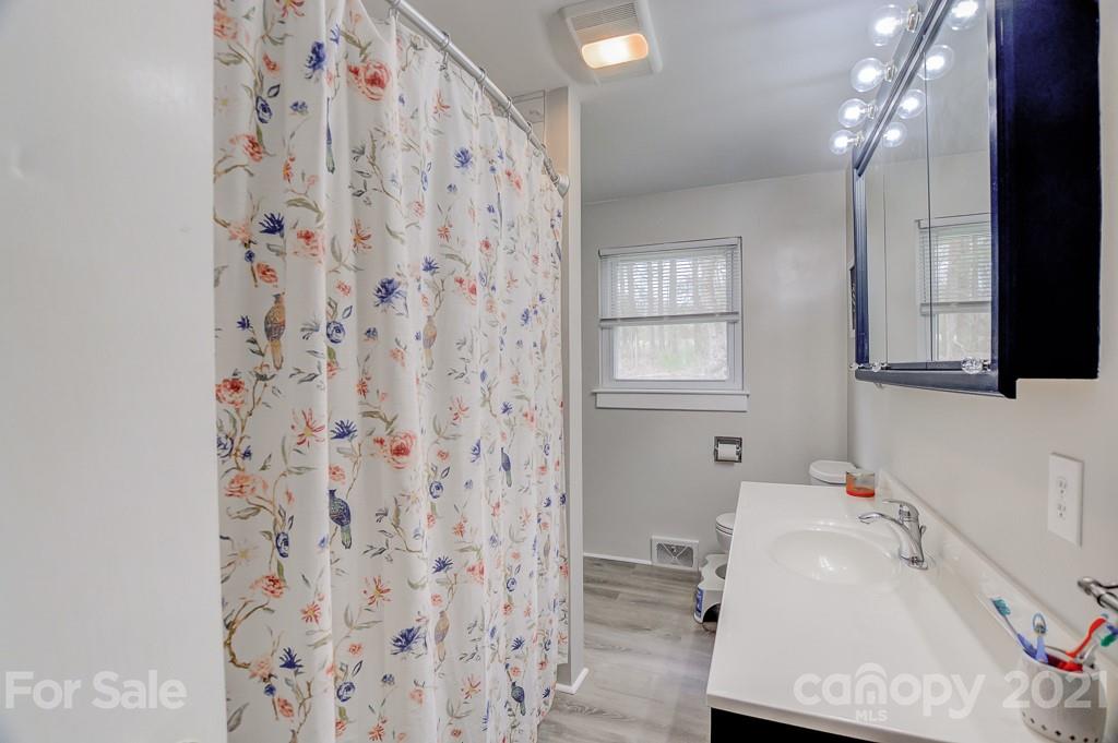 339 Morgan Road Candler, NC 28715 - Photo 17 of 37 Gallery Image 17