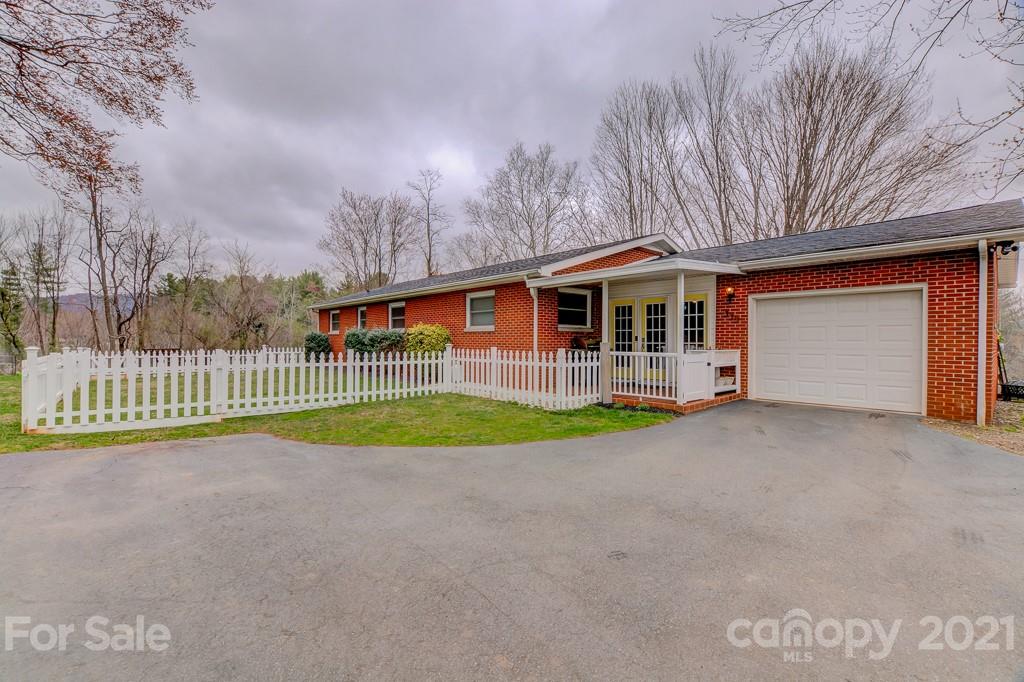 339 Morgan Road Candler, NC 28715 - Photo 25 of 37 Gallery Image 25