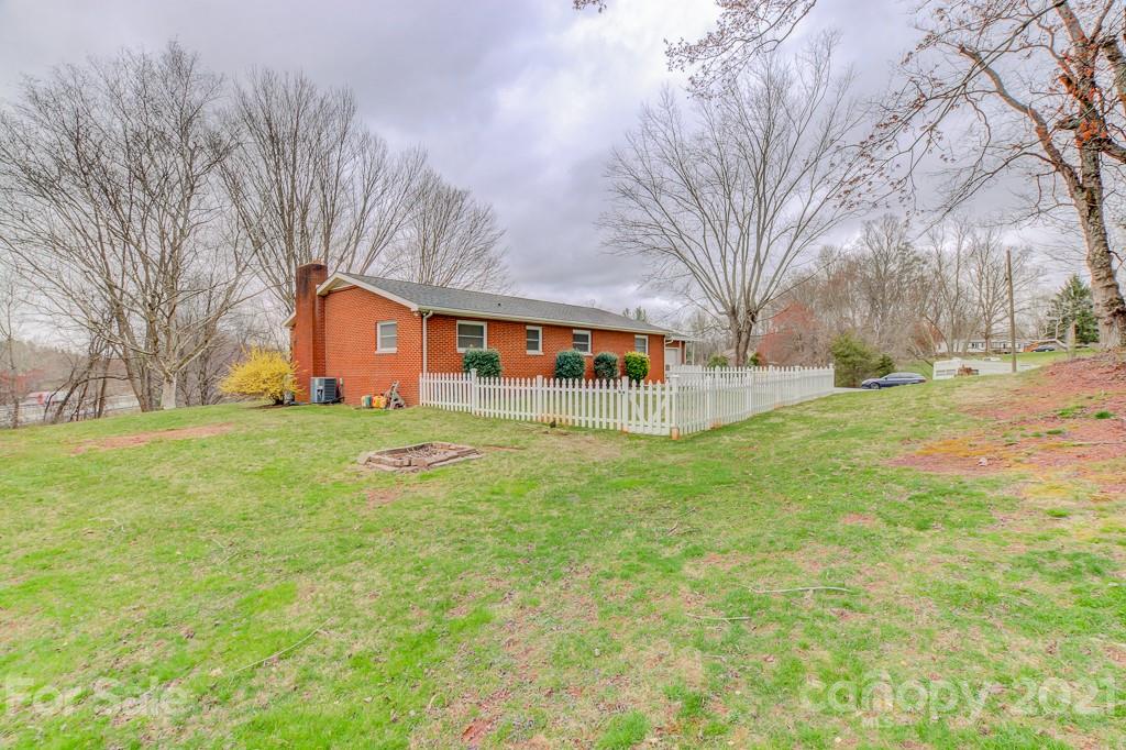339 Morgan Road Candler, NC 28715 - Photo 26 of 37 Gallery Image 26