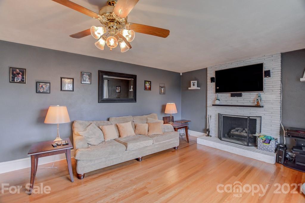 339 Morgan Road Candler, NC 28715 - Photo 4 of 37 Gallery Image 4
