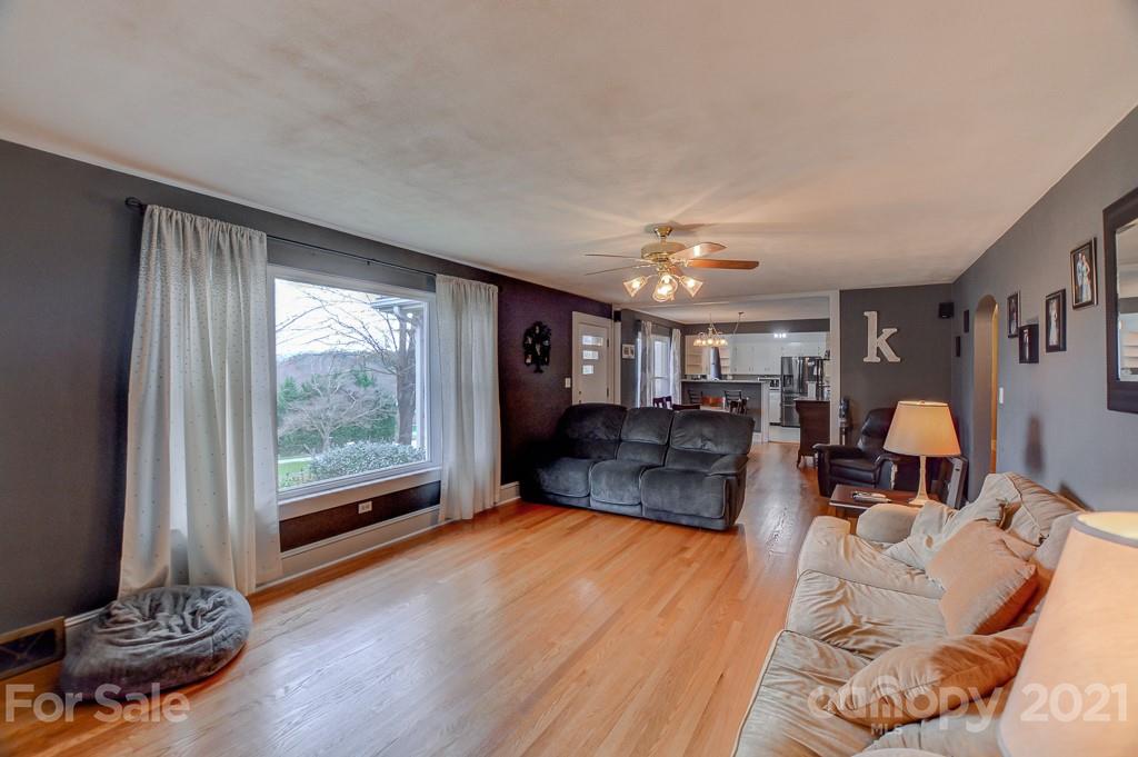 339 Morgan Road Candler, NC 28715 - Photo 5 of 37 Gallery Image 5