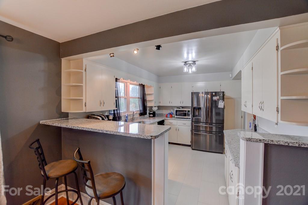 339 Morgan Road Candler, NC 28715 - Photo 7 of 37 Gallery Image 7