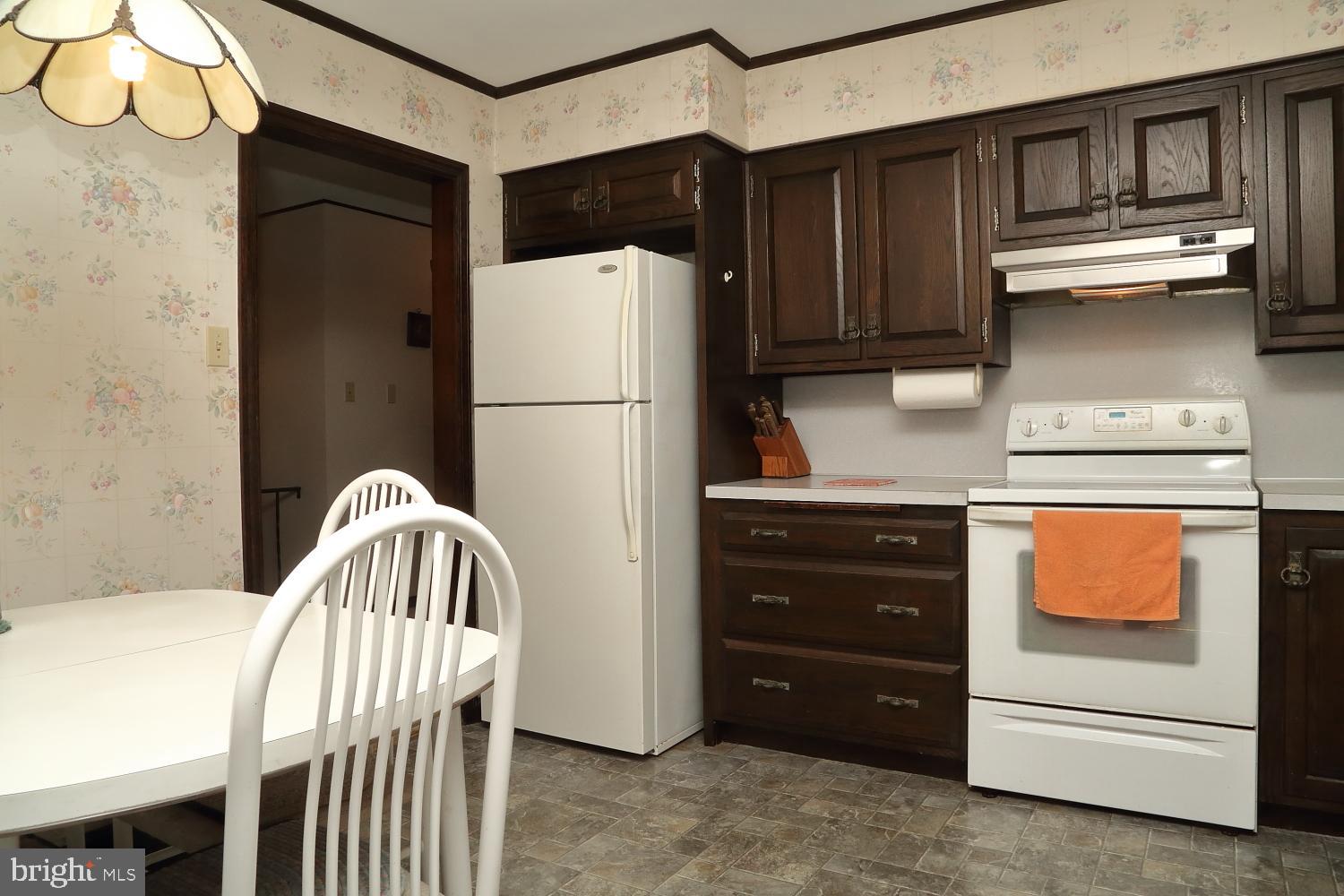 590 Miller Road Elizabethtown, PA 17022 - Photo 9 of 28 Kitchen