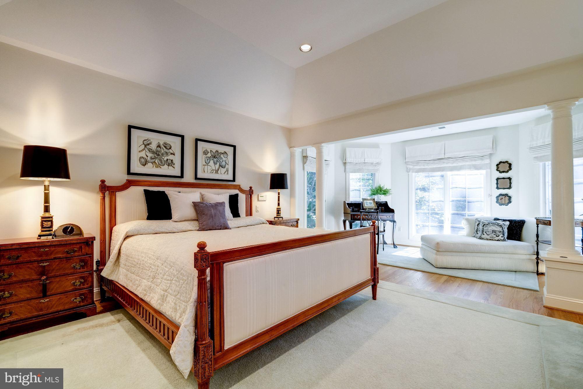 11204 River View Drive Potomac, MD 20854 - Photo 23 of 48 Upper Level - Owner Suite