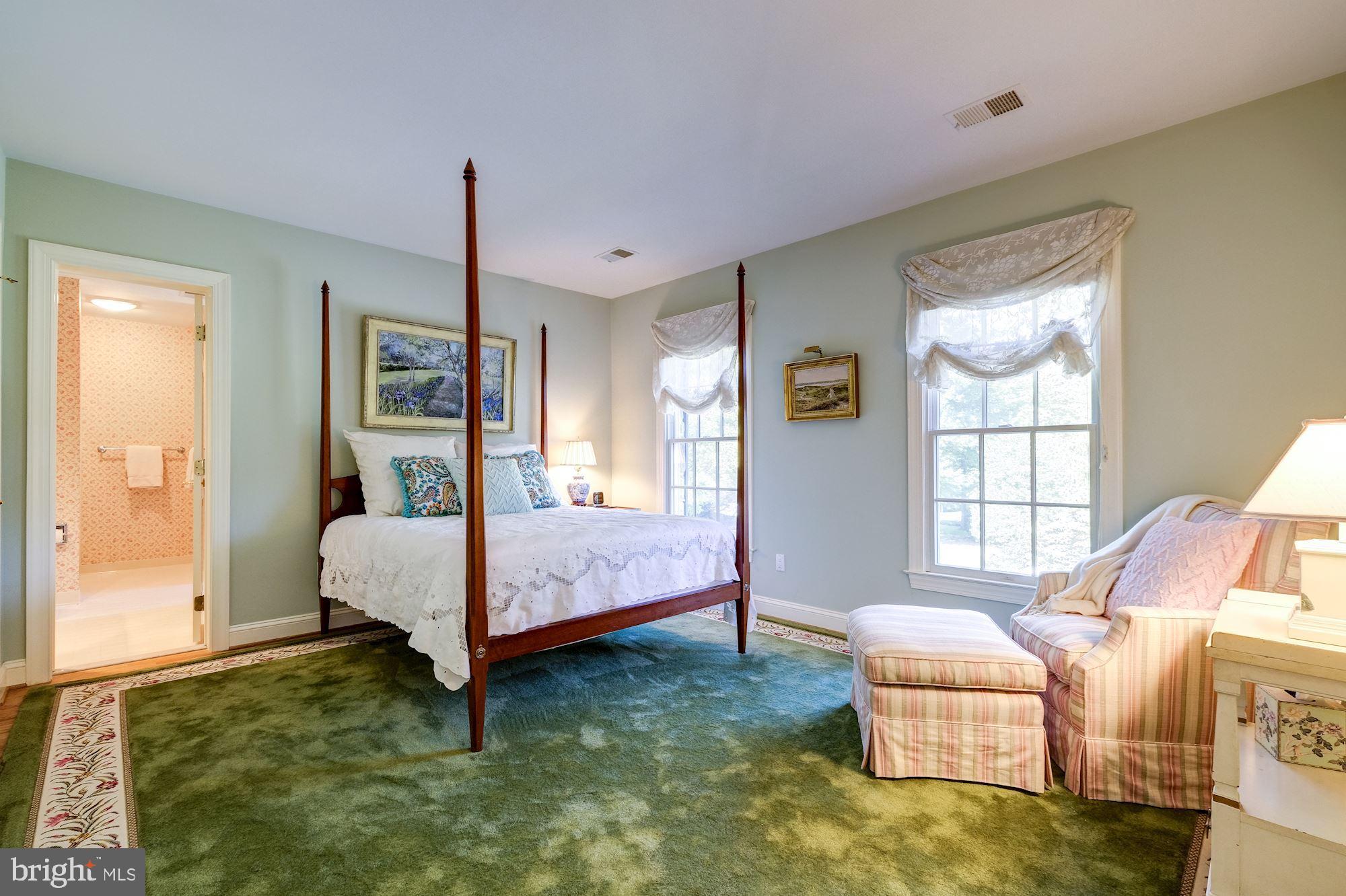 11204 River View Drive Potomac, MD 20854 - Photo 29 of 48 Upper Level - Bedroom 2 with En-Suite Bath