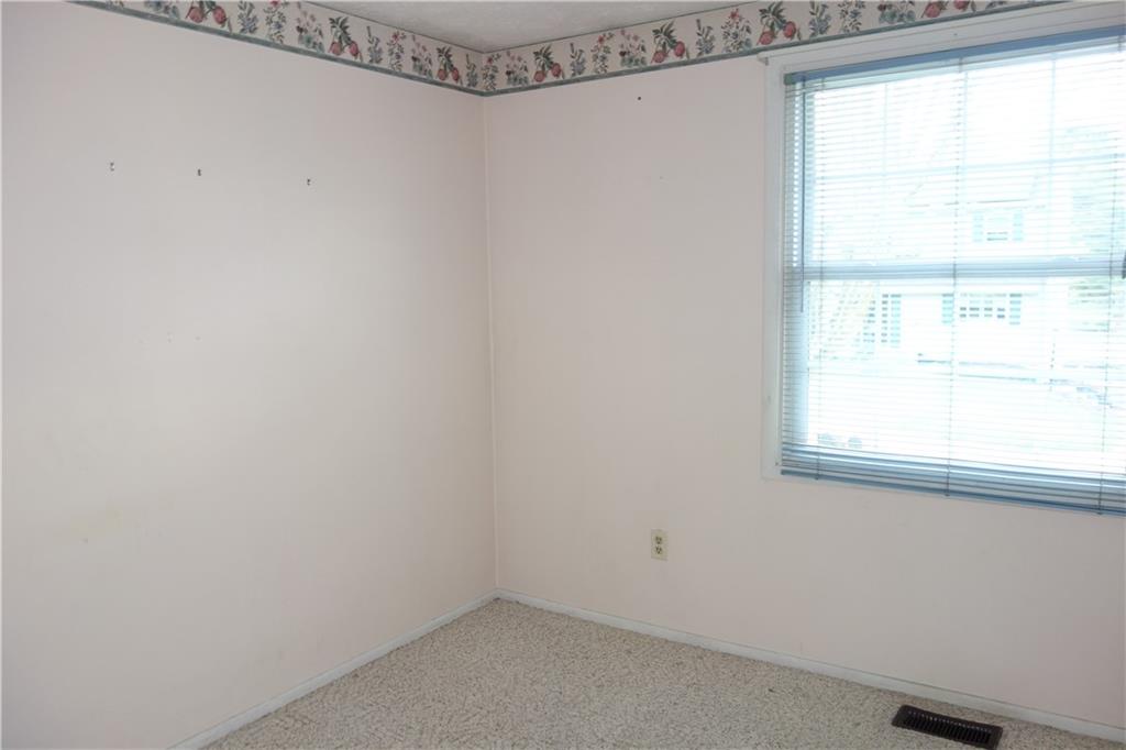 120 Wren Way Washington, PA 15301 - Photo 20 of 30 a small space with a window