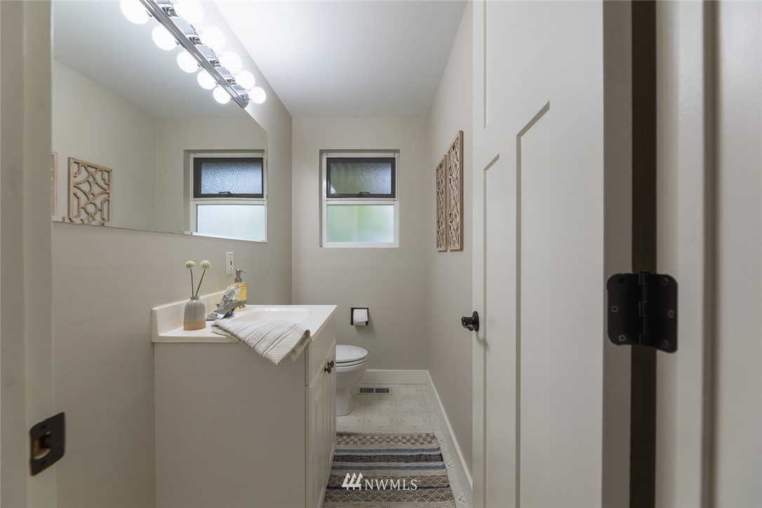 23405 1st Avenue West Bothell, WA 98021 - Photo 18 of 32