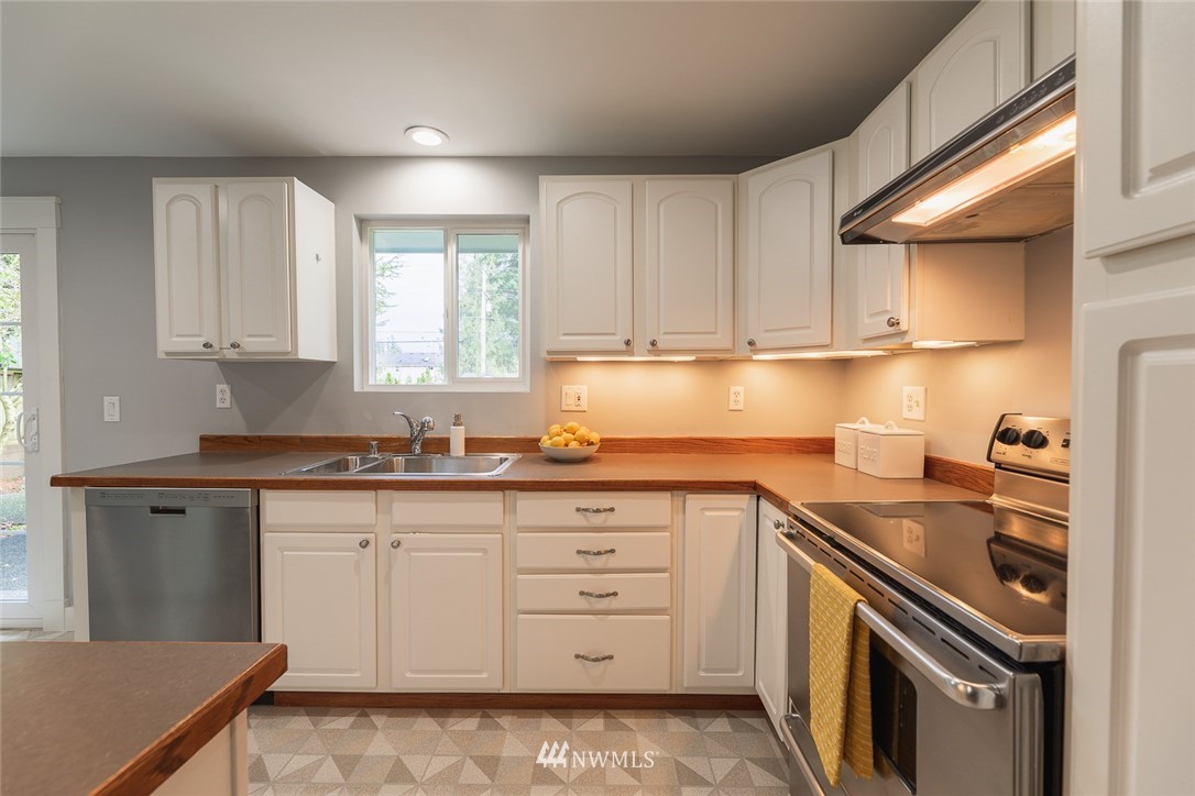 23405 1st Avenue West Bothell, WA 98021 - Photo 10 of 32