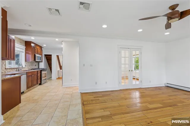 $5,700 | 135 7th Street, Cresskill, NJ 07626