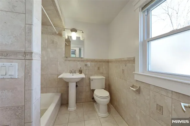 $5,700 | 135 7th Street, Cresskill, NJ 07626