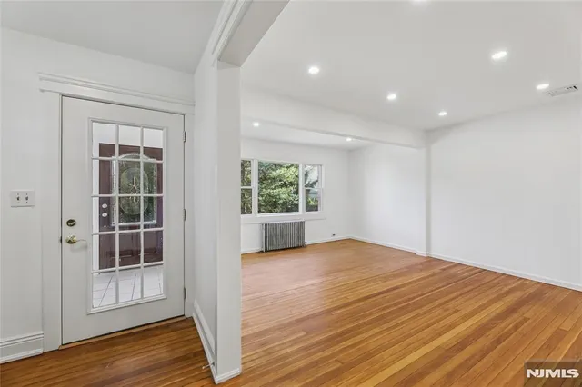 $5,700 | 135 7th Street, Cresskill, NJ 07626