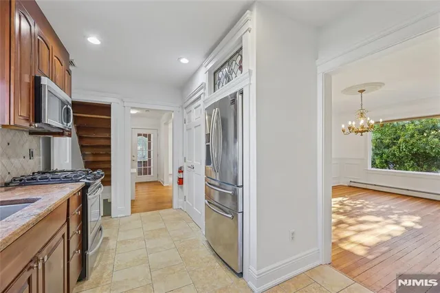 $5,700 | 135 7th Street, Cresskill, NJ 07626