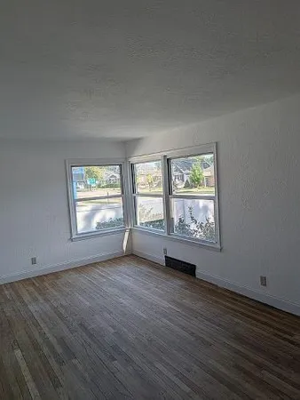 $225,000 | 1405 Broadway, Highland, IL 62249