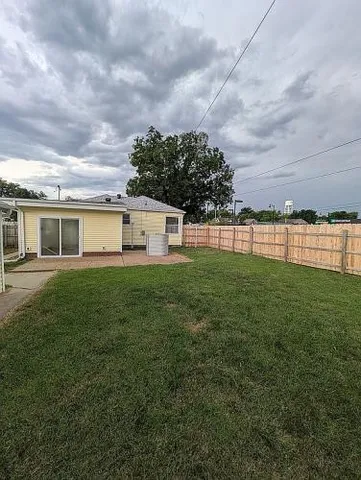 $225,000 | 1405 Broadway, Highland, IL 62249