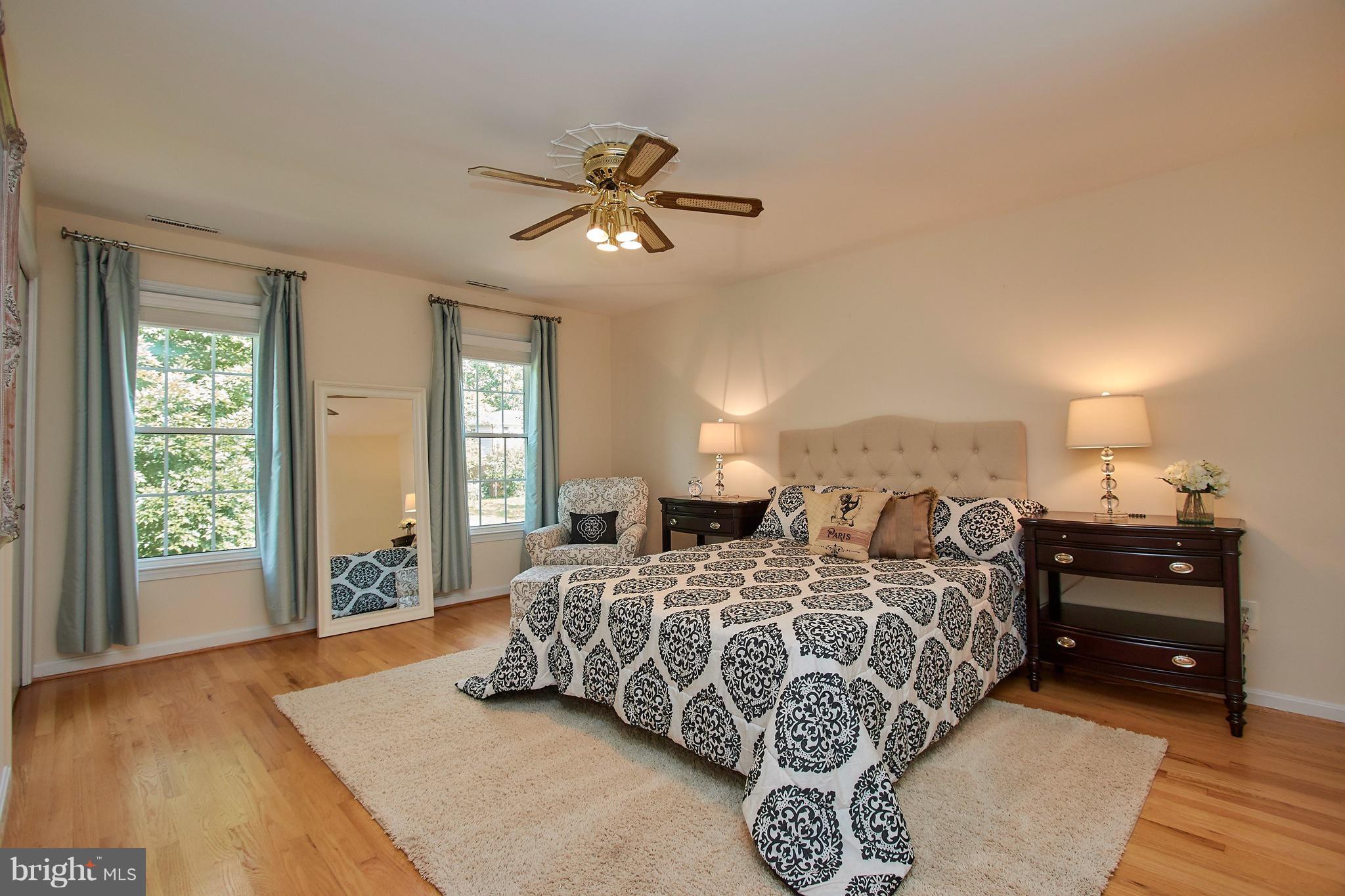 9511 Rockport Road Vienna, VA 22180 - Photo 14 of 30 Large master bedroom w/ hardwood floor