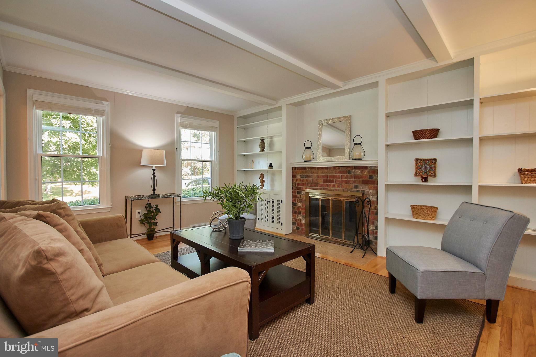9511 Rockport Road Vienna, VA 22180 - Photo 5 of 30 Family Room