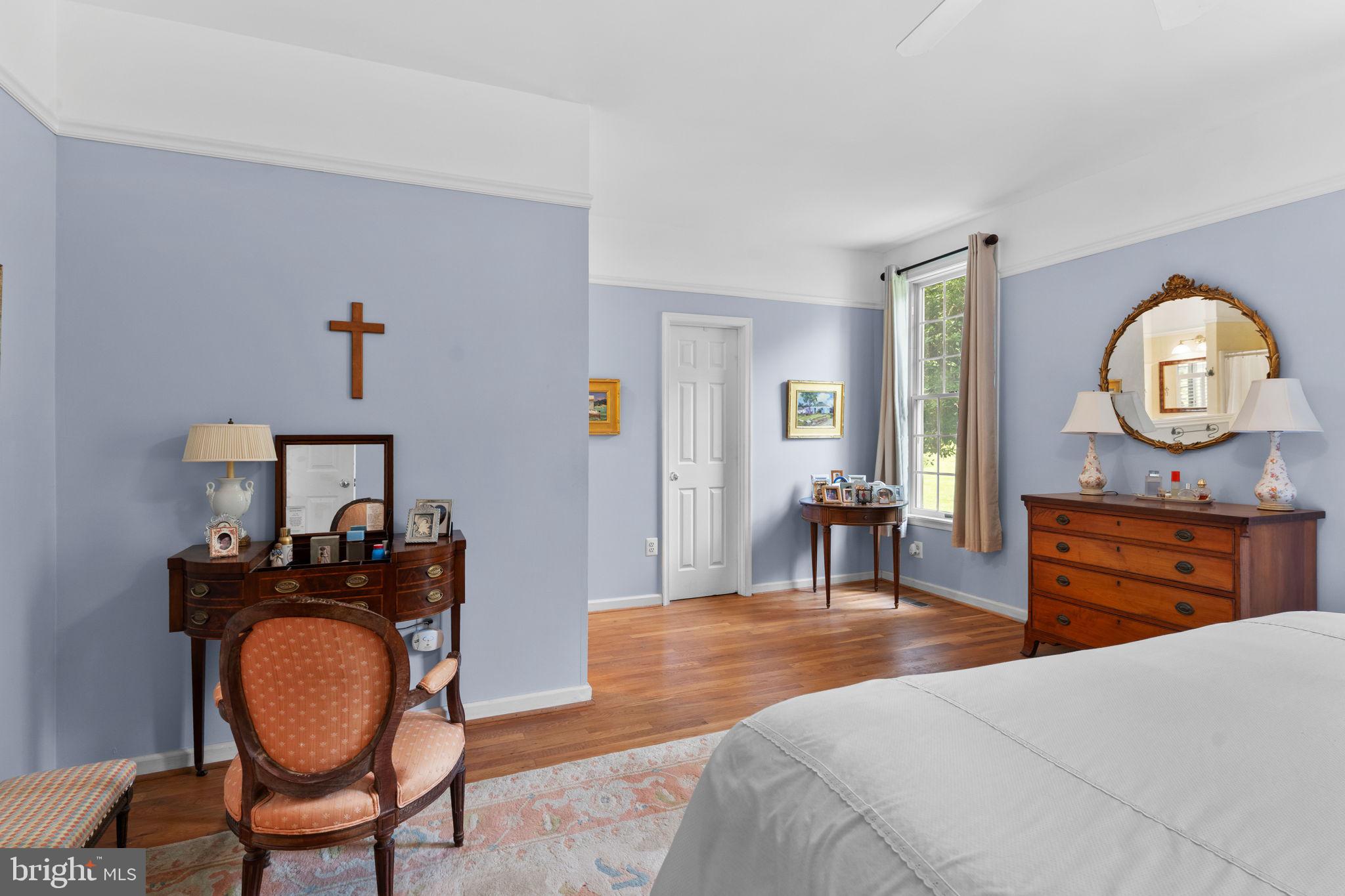 19725 Woodtrail Road Round Hill, VA 20141 - Photo 46 of 93 Primary Bedroom