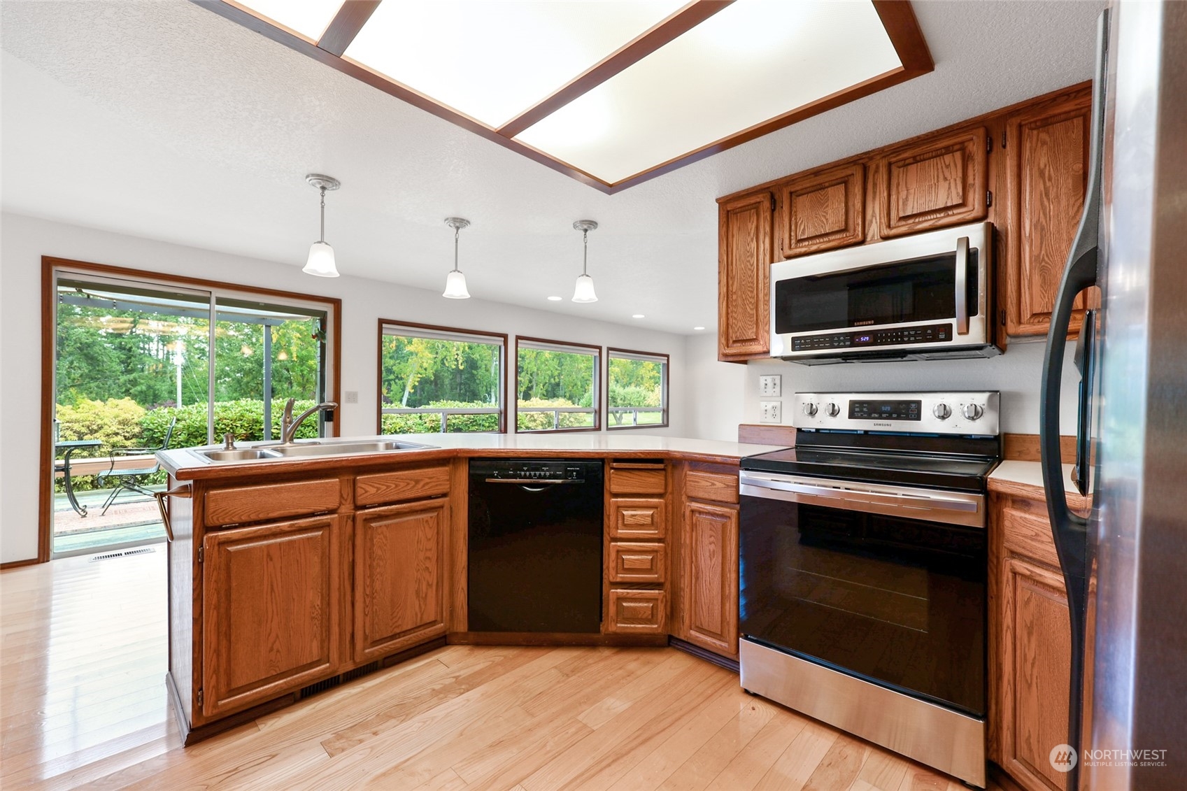 7043 Cooper Point Road Northwest Olympia, WA 98502 - Photo 23 of 40 Gallery Image 23