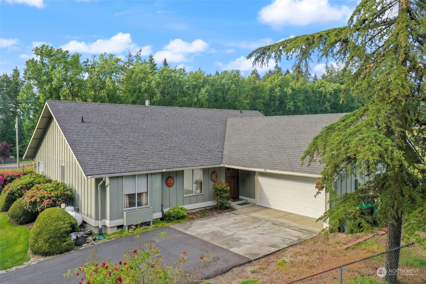 7043 Cooper Point Road Northwest Olympia, WA 98502 - Photo 3 of 40 Gallery Image 3