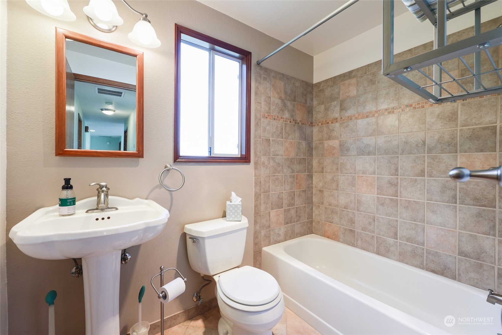 7043 Cooper Point Road Northwest Olympia, WA 98502 - Photo 32 of 40 Gallery Image 32
